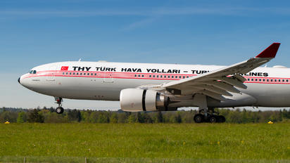 TC-JNC - Turkish Airlines Airbus A330-200