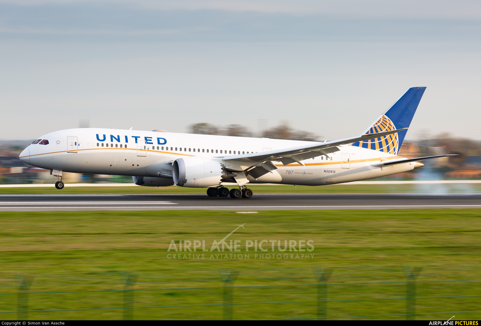 United Airlines N30913 aircraft at Brussels - Zaventem
