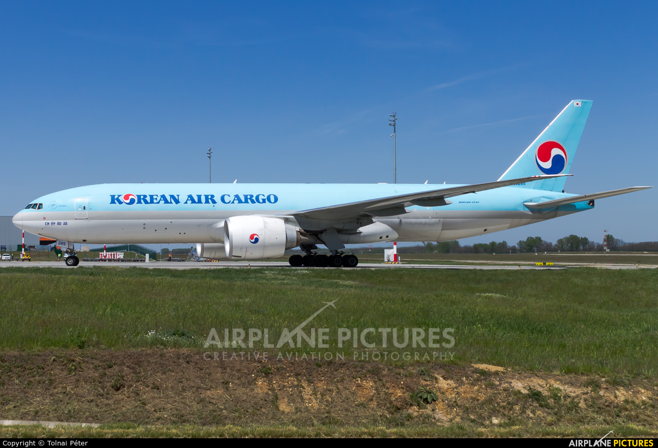 Korean Air Cargo HL8285 aircraft at Budapest Ferenc Liszt International Airport