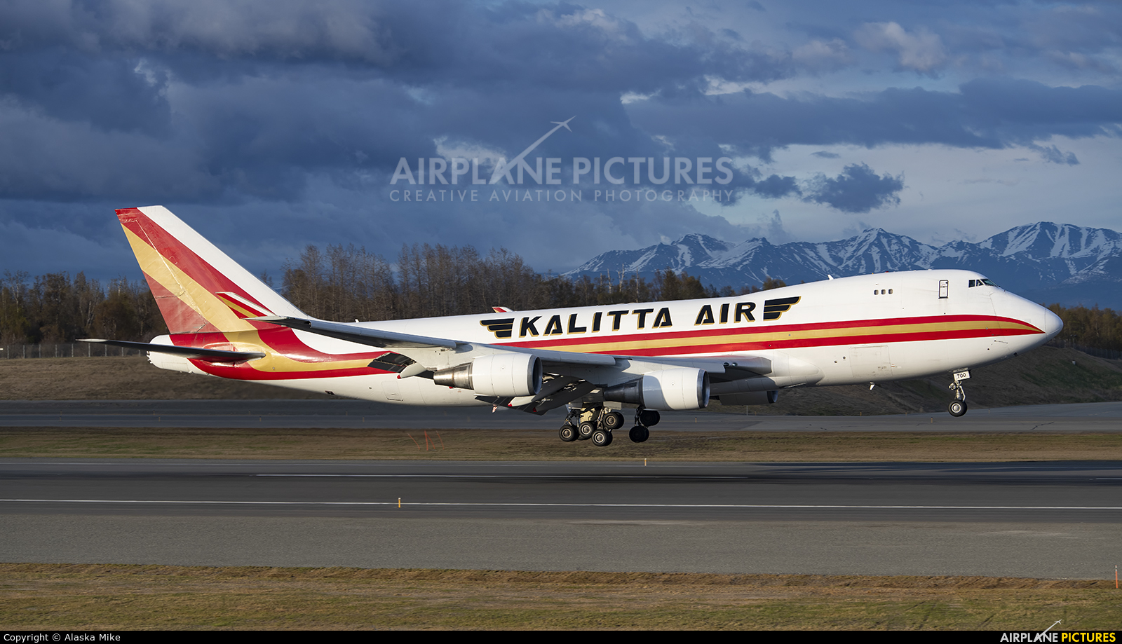 Kalitta Air N700CK aircraft at Anchorage - Ted Stevens Intl / Kulis Air National Guard Base