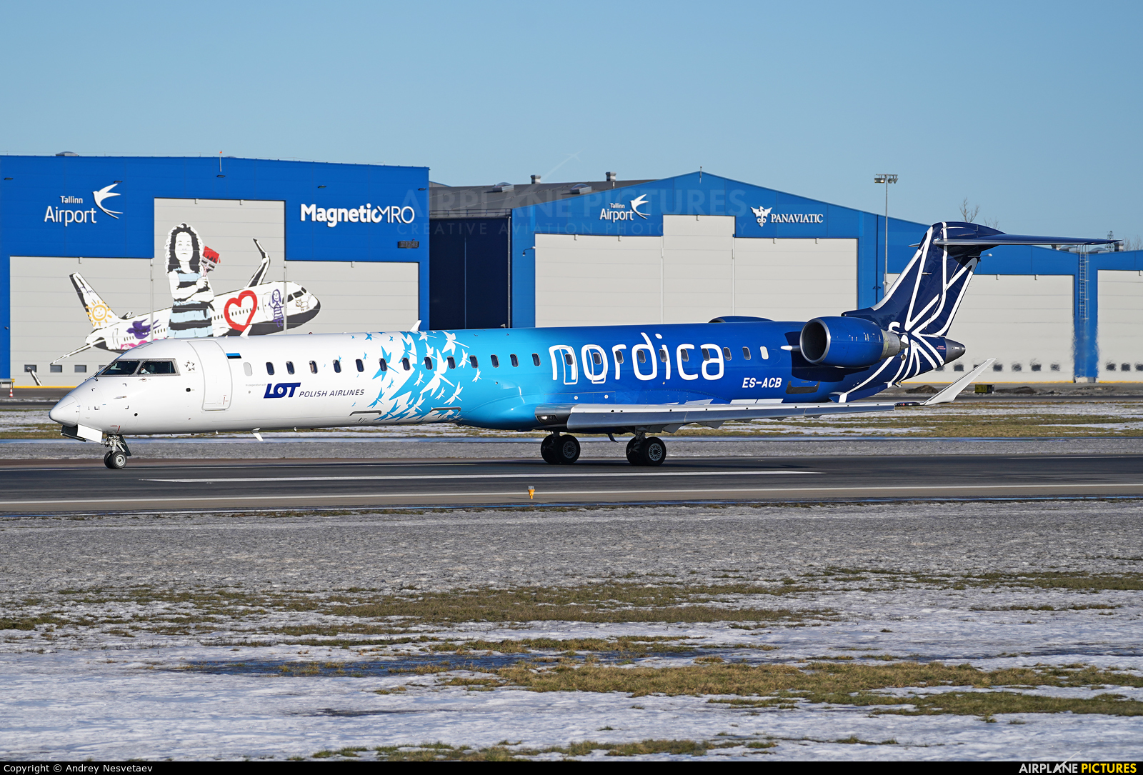Nordica ES-ACB aircraft at Tallinn