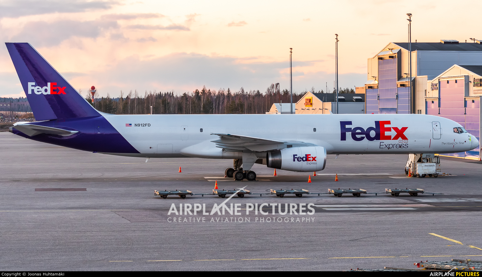 FedEx Federal Express N912FD aircraft at Helsinki - Vantaa