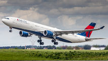 N825NW - Delta Air Lines Airbus A330-300 aircraft