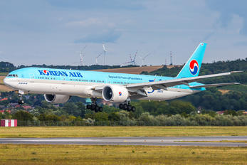 HL8009 - Korean Air Boeing 777-300ER