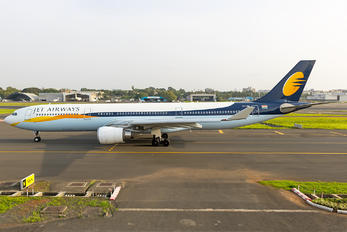 VT-JWU - Jet Airways Airbus A330-300