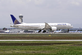 N12006 - United Airlines Boeing 787-10 Dreamliner