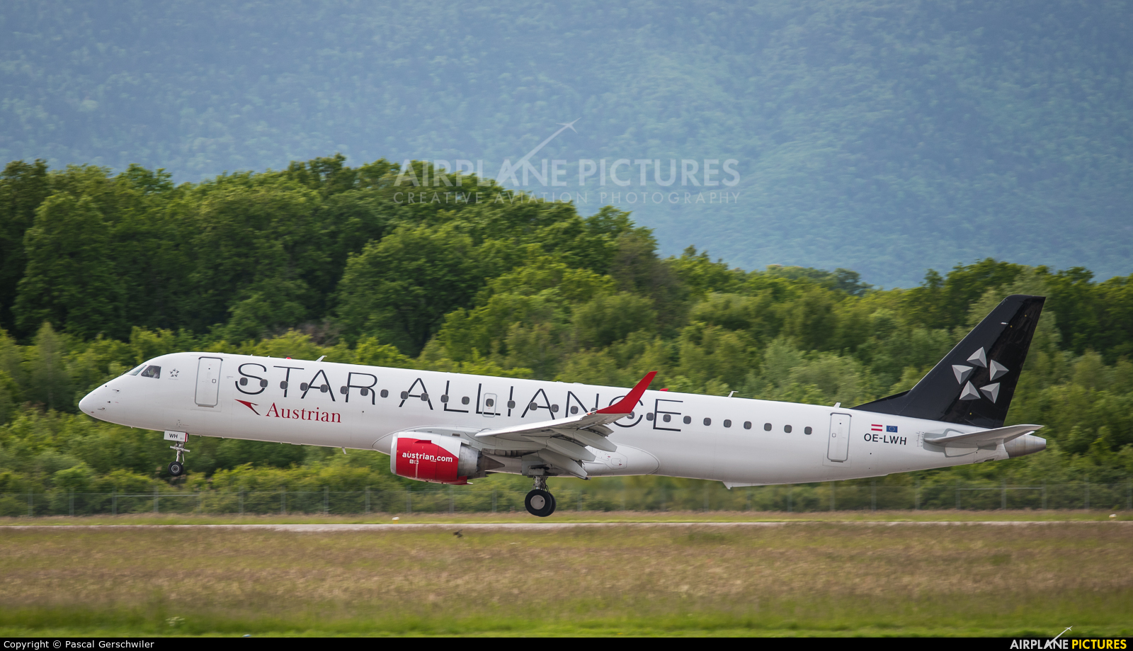 Austrian Airlines/Arrows/Tyrolean OE-LWH aircraft at Geneva Intl
