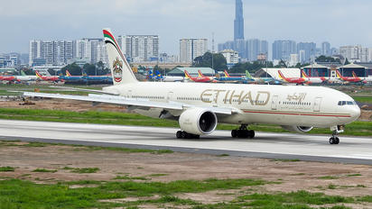 A6-ETQ - Etihad Airways Boeing 777-300ER