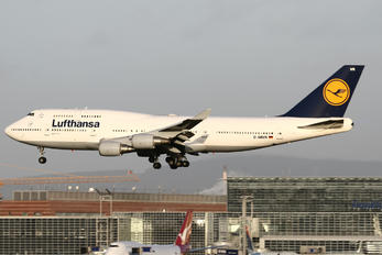 D-ABVR - Lufthansa Boeing 747-400