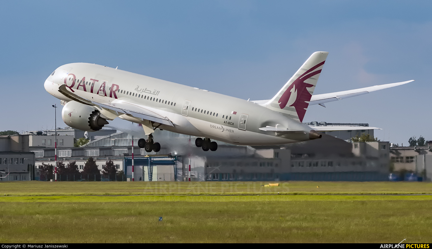 Qatar Airways A7-BCX aircraft at Warsaw - Frederic Chopin