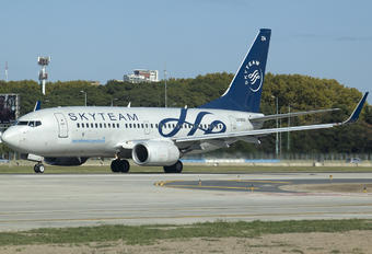 LV-BZA - Aerolineas Argentinas Boeing 737-700