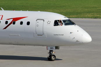 OE-LWD - Austrian Airlines/Arrows/Tyrolean Embraer ERJ-195 (190-200)