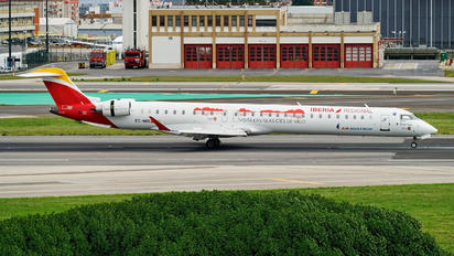 EC-MRI - Air Nostrum - Iberia Regional Canadair CL-600 CRJ-1000