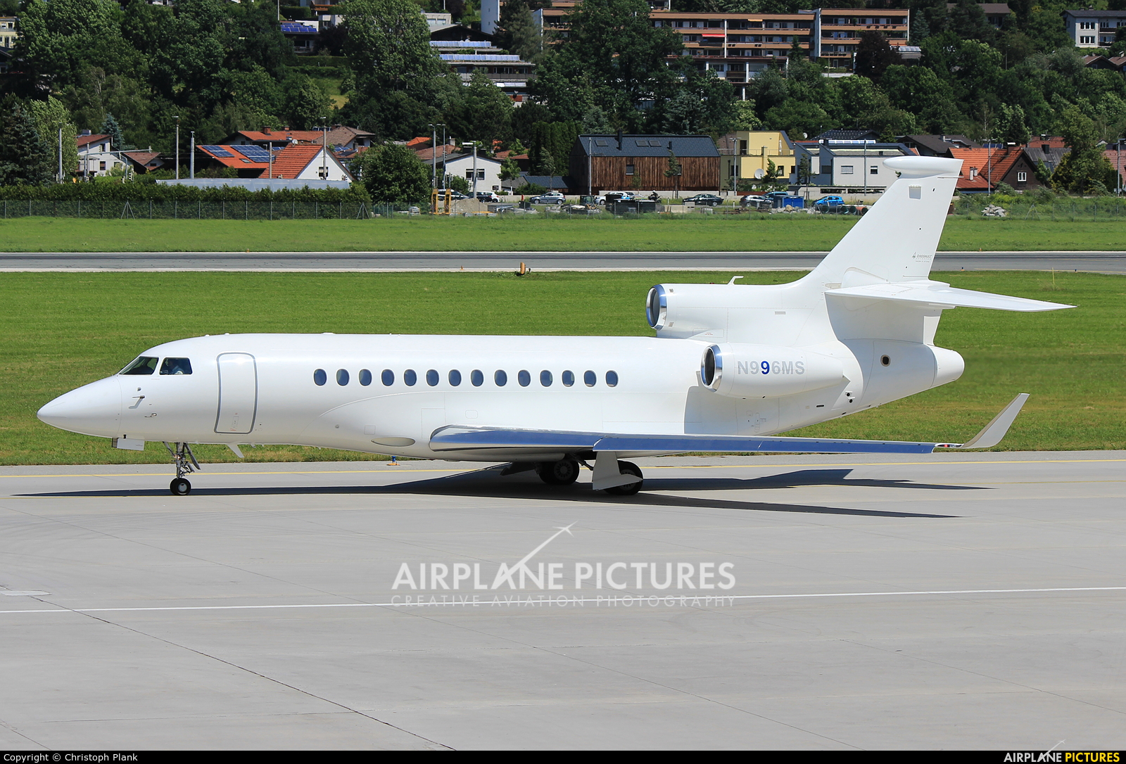Private N996MS aircraft at Innsbruck