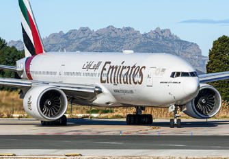 A6-EWB - Emirates Airlines Boeing 777-200LR