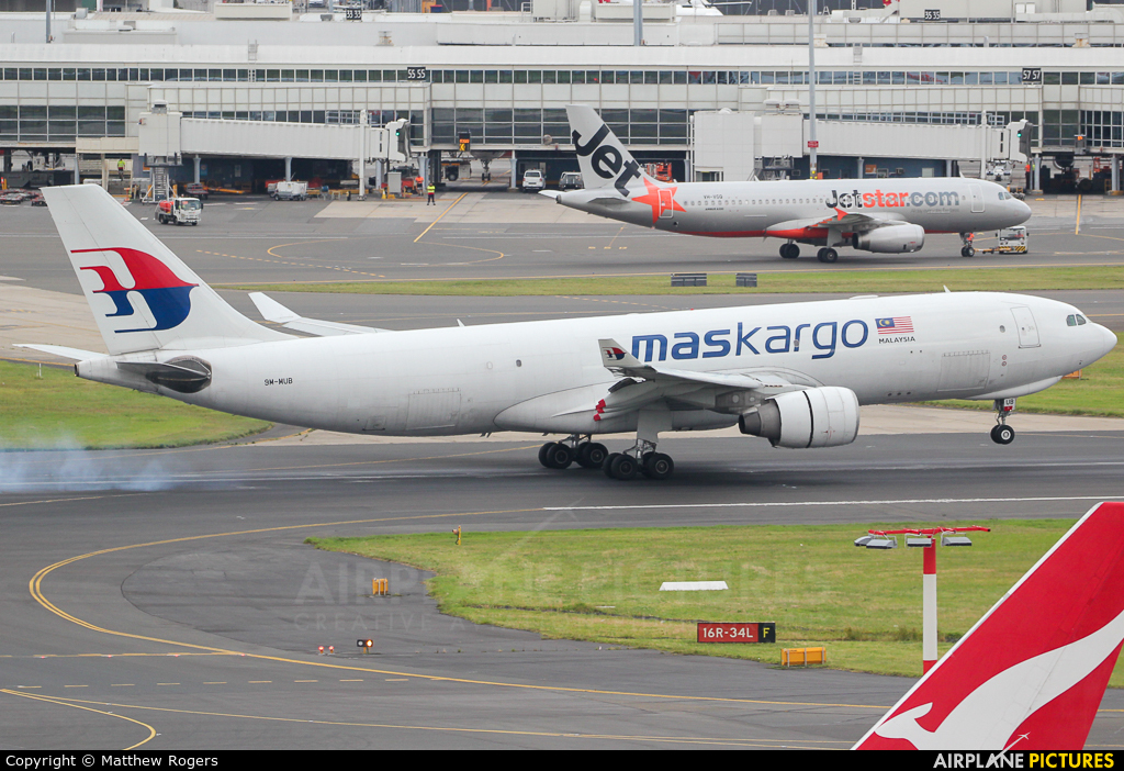 Malaysia Airlines 9M-MUB aircraft at Sydney - Kingsford Smith Intl, NSW