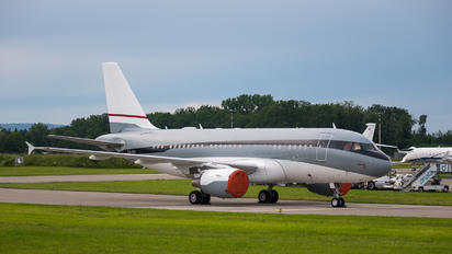 P4-MIS - Global Jet Luxembourg Airbus A319 CJ