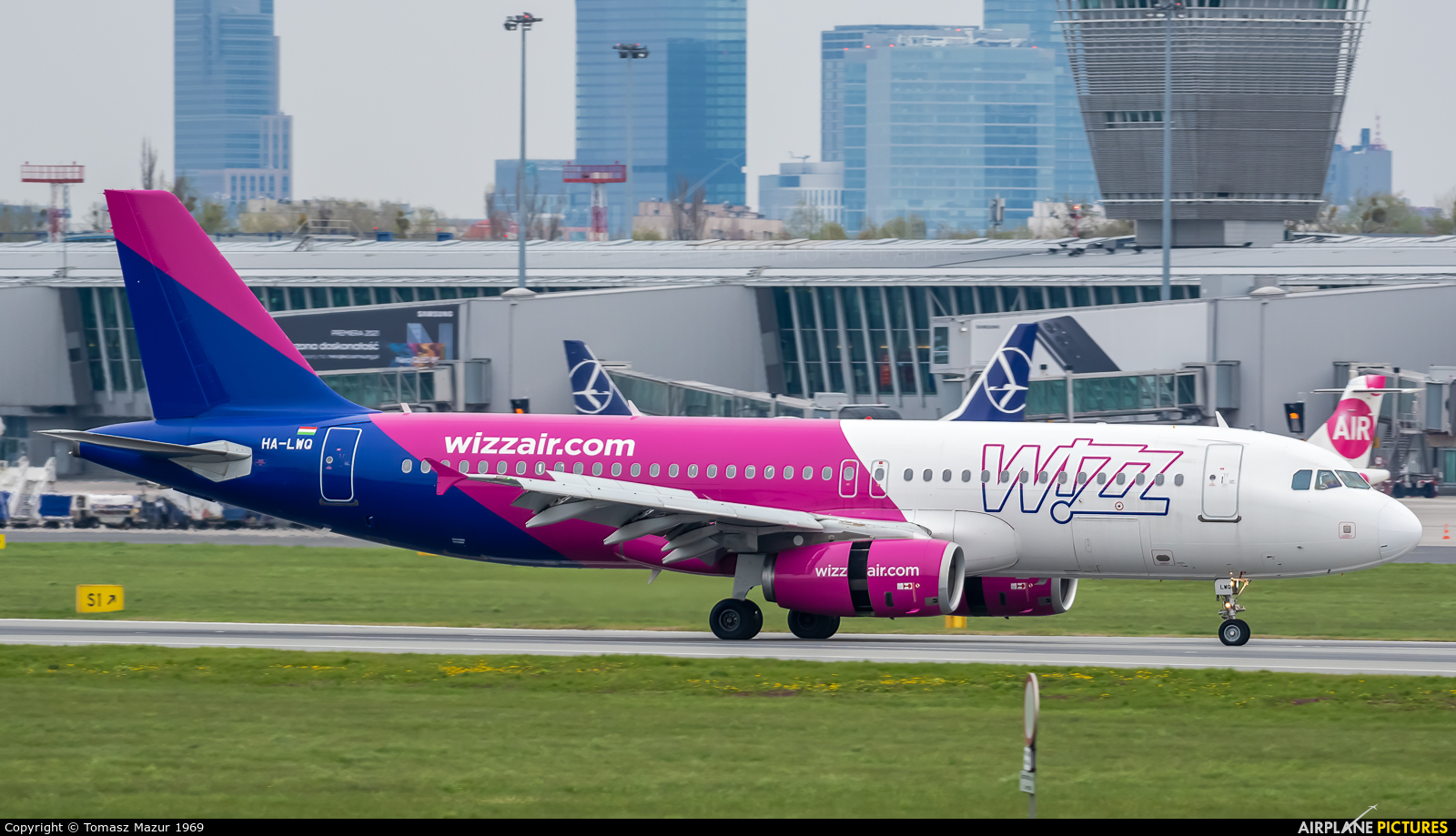 Wizz Air HA-LWQ aircraft at Warsaw - Frederic Chopin