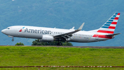 N952NN - American Airlines Boeing 737-800