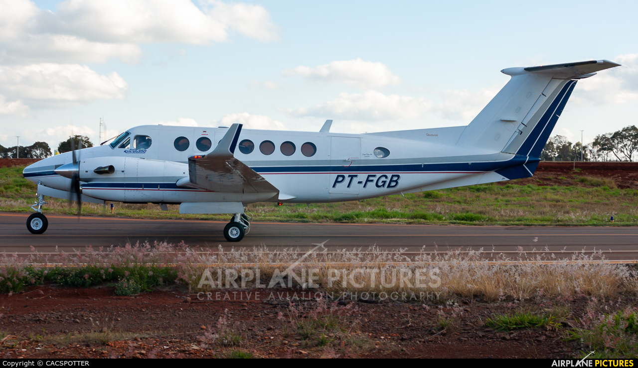 Private PT-FGB aircraft at Municipal Airport Cascavel