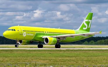 VQ-BRD - S7 Airlines Airbus A320