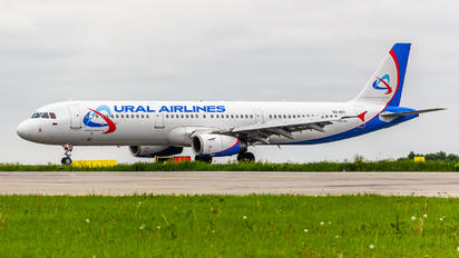 VQ-BGY - Ural Airlines Airbus A321