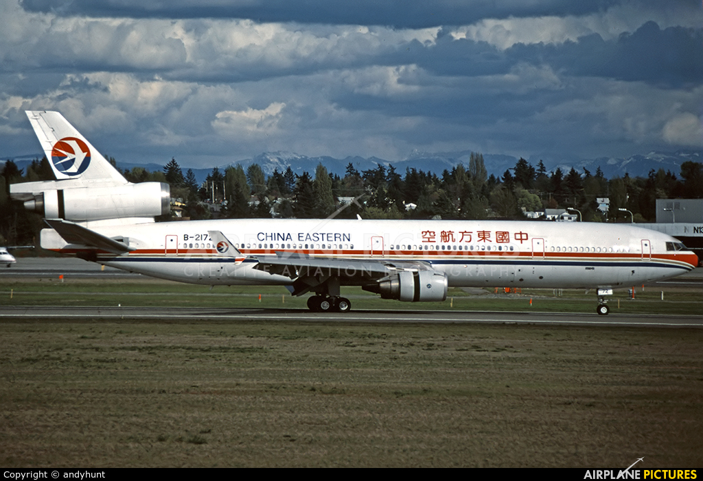 China Eastern Airlines B-2172 aircraft at Seattle-Tacoma Intl