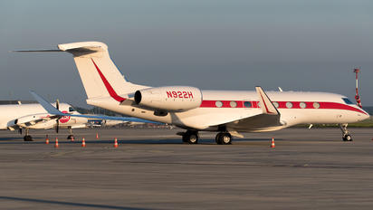 N922H - Private Gulfstream Aerospace G-IV,  G-IV-SP, G-IV-X, G300, G350, G400, G450