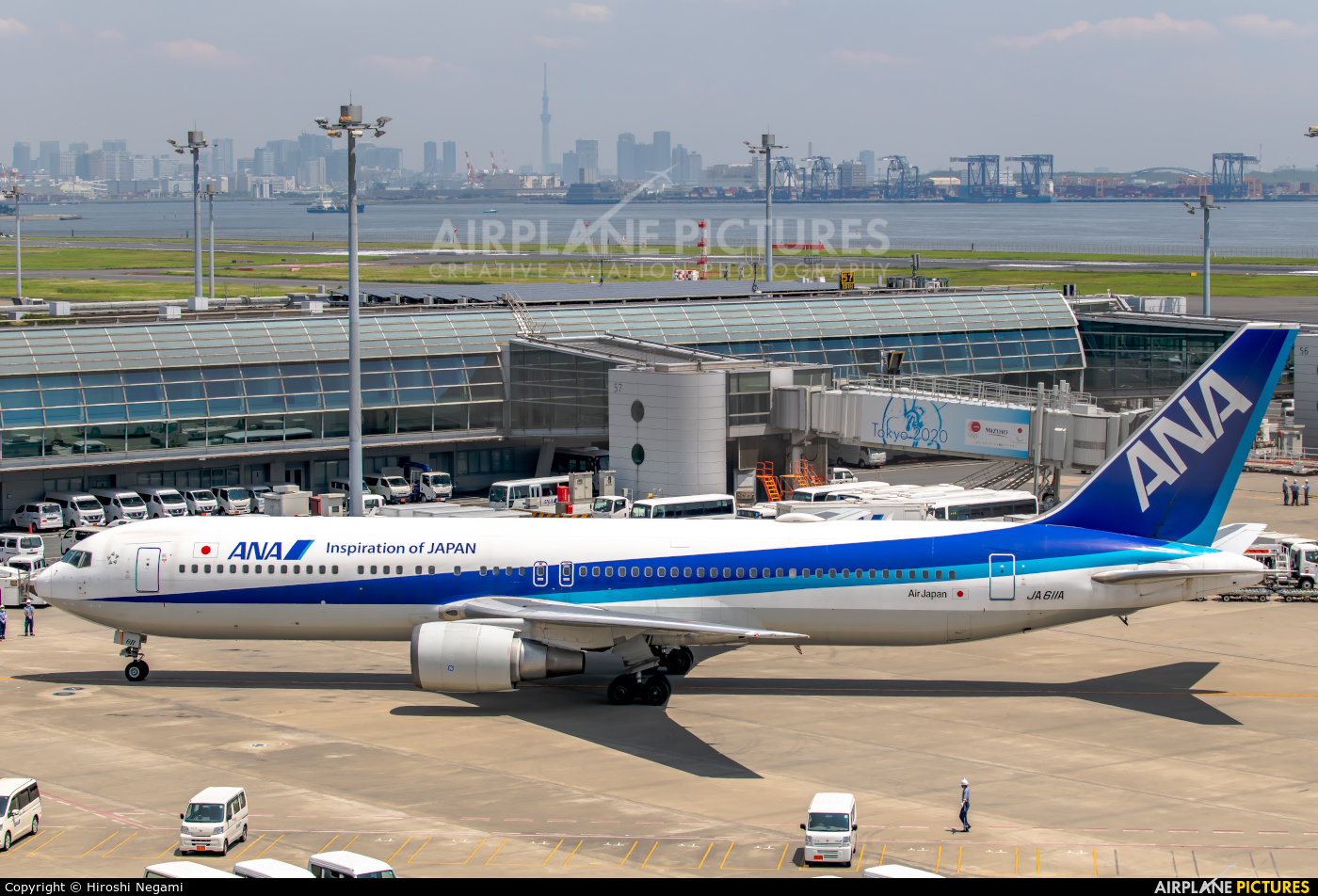 ANA - All Nippon Airways JA611A aircraft at Tokyo - Haneda Intl