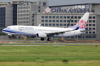 B-18659 - China Airlines Boeing 737-800