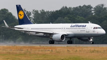 D-AIUZ - Lufthansa Airbus A320 aircraft