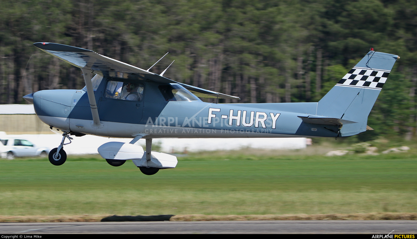 Private F-HURY aircraft at Aérodrome de Bordeaux