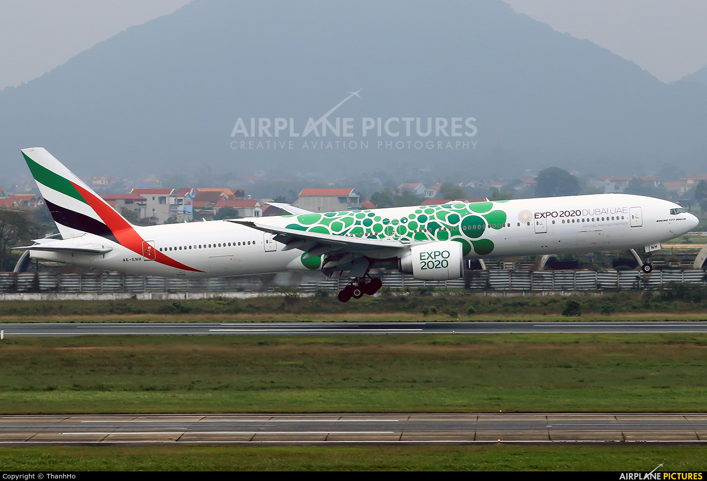 Emirates Airlines A6-ENH aircraft at Hanoi - Noi Bai