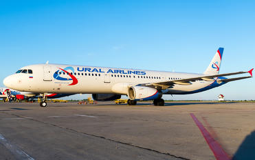 VQ-BGX - Ural Airlines Airbus A321