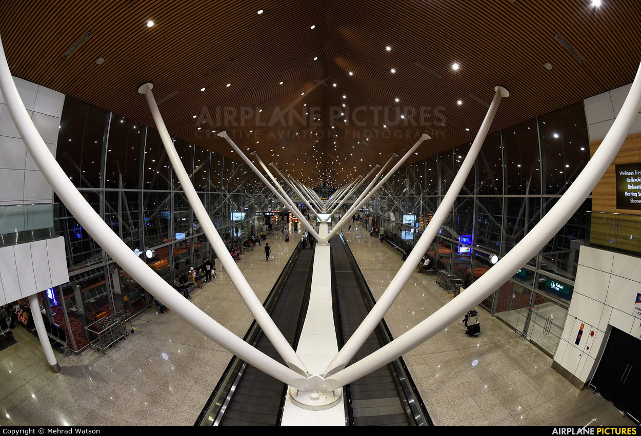 - Airport Overview - aircraft at Kuala Lumpur Intl