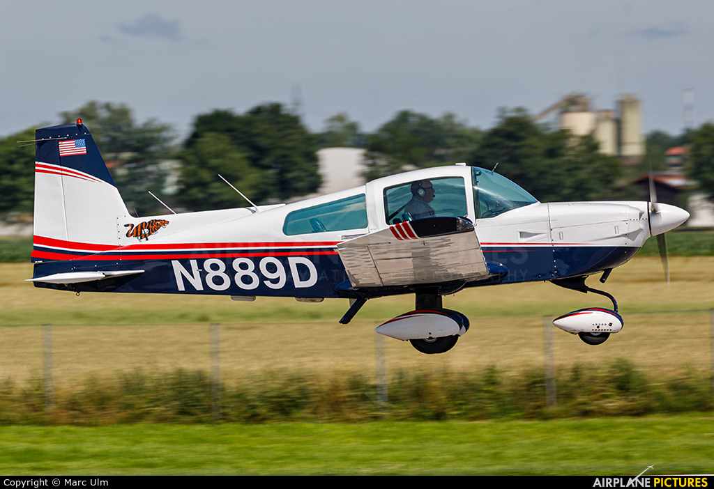 Private N889D aircraft at Augsburg