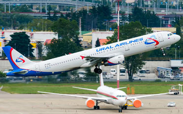 VP-BVA - Ural Airlines Airbus A321