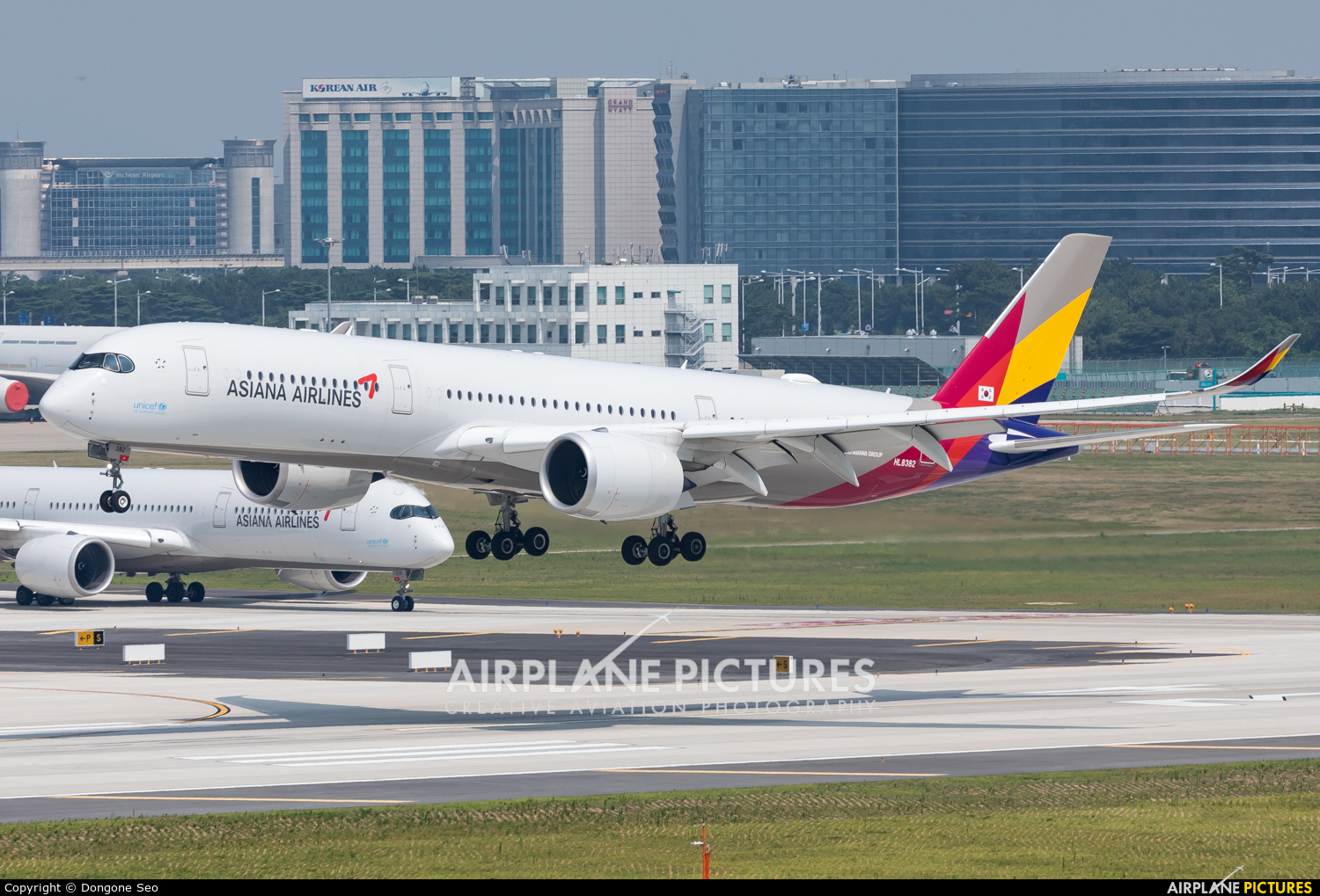 Asiana Airlines HL8382 aircraft at Seoul - Incheon