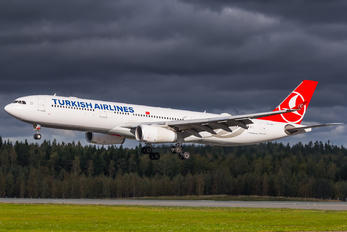 TC-LOG - Turkish Airlines Airbus A330-300