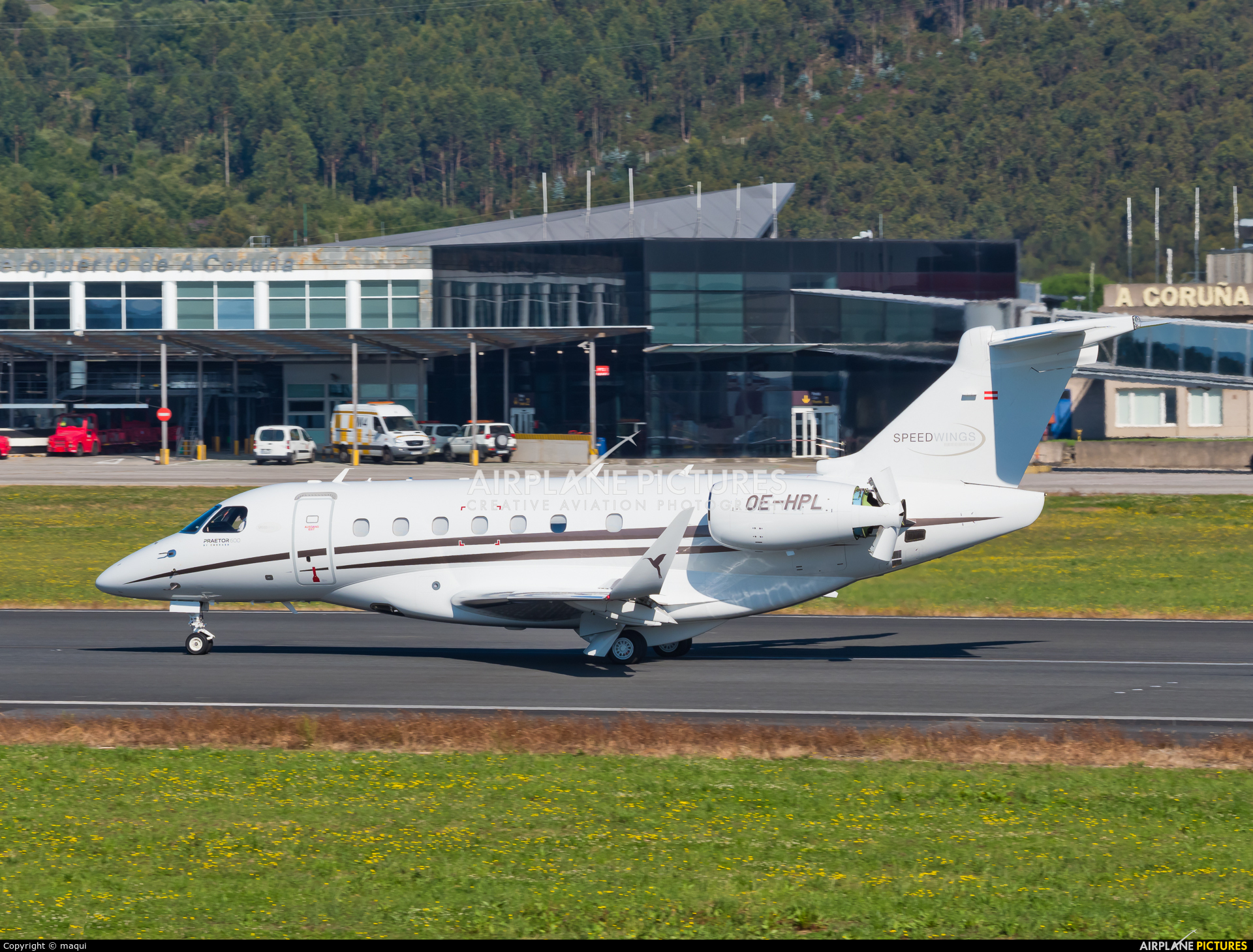 Speedwings OE-HPL aircraft at La Coruña
