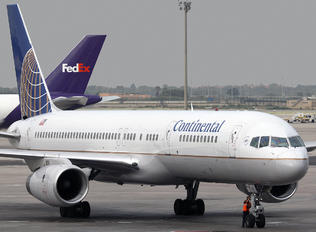 N34131 - Continental Airlines Boeing 757-200