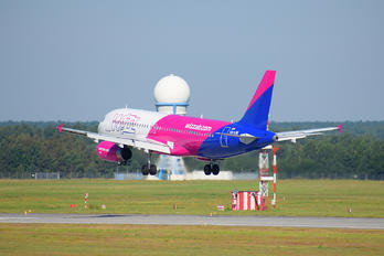 HA-LWK - Wizz Air Airbus A320