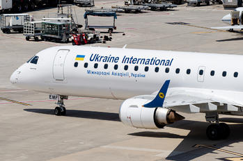 UR-EMF - Ukraine International Airlines Embraer ERJ-195 (190-200)