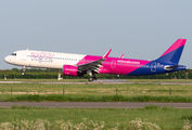 Wizz Air HA-LVL image