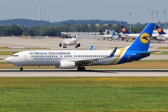 UR-PSF - Ukraine International Airlines Boeing 737-800