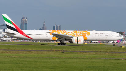 A6-EQO - Emirates Airlines Boeing 777-31H(ER)