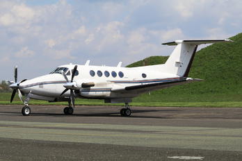 OK-MAG - Private Beechcraft 200 King Air