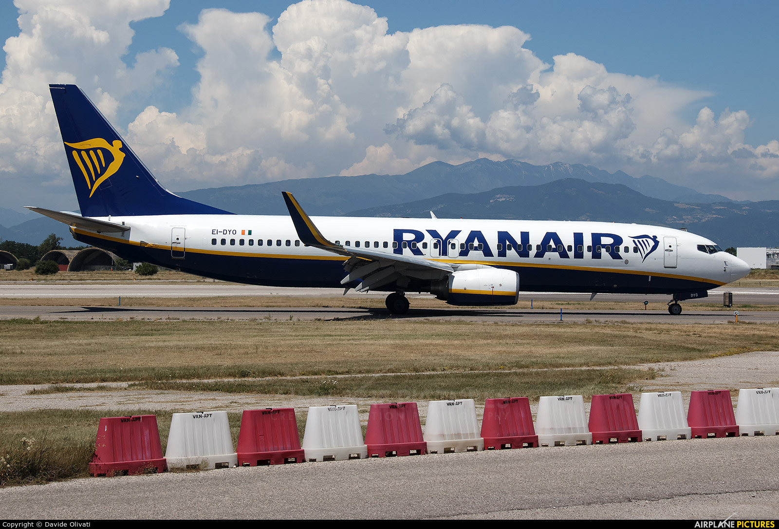 Ryanair EI-DYO aircraft at Verona - Villafranca