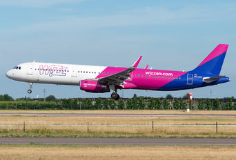HA-LXO - Wizz Air Airbus A321