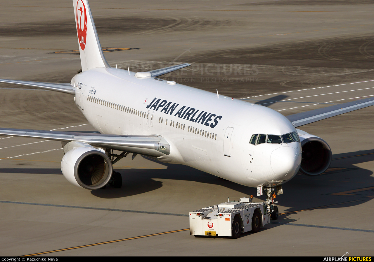 JAL - Japan Airlines JA620J aircraft at Tokyo - Haneda Intl
